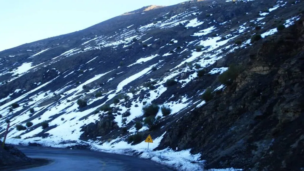 Private driver morocco — Private air-conditioned vehicle with driver on a Moroccan mountain road