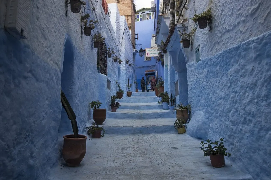 Que voir à chefchaouen — Ruelle bleue de la médina de Chefchaouen Que voir à chefchaouen — Ruelle bleue de la médina de Chefchaouen